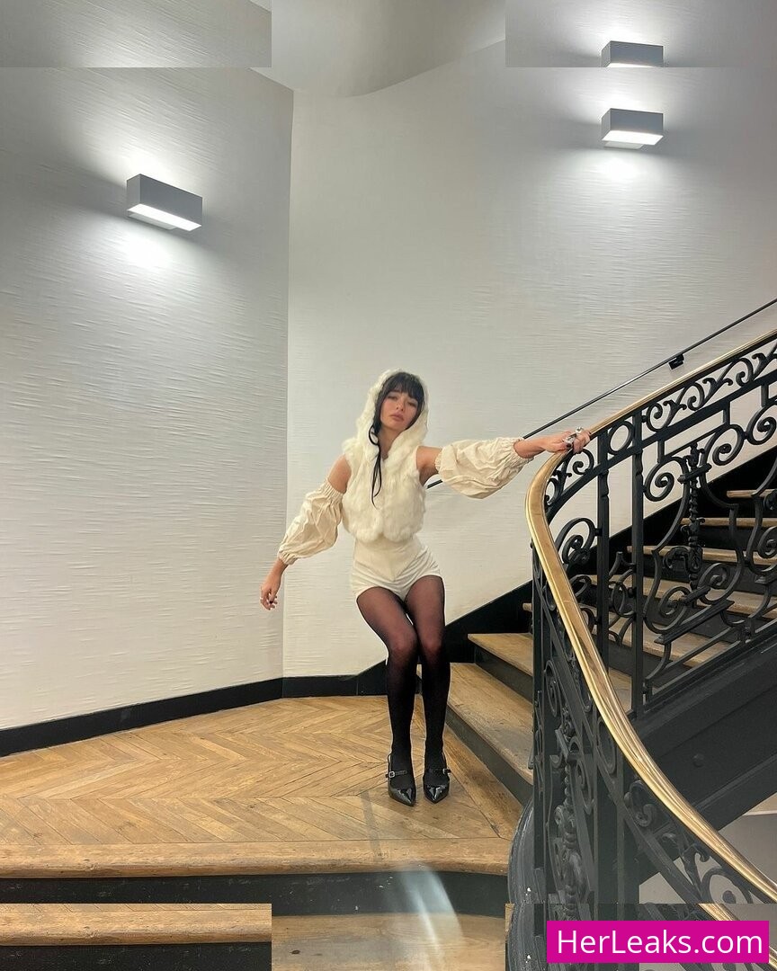 Malina Weissman - Image 121