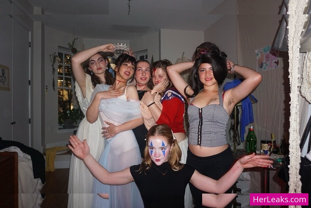 Malina Weissman - Image 90