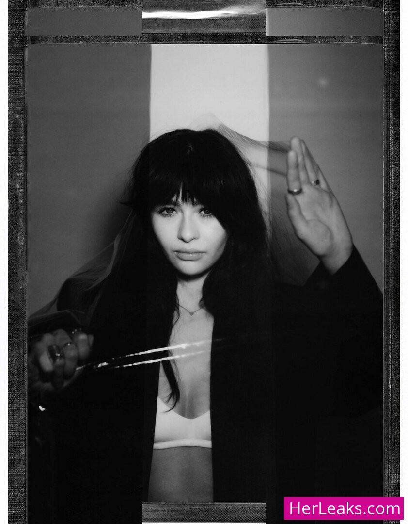 Malina Weissman - Image 49