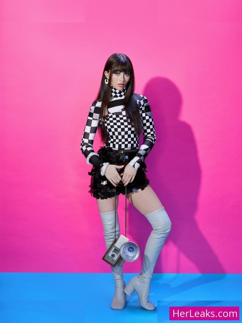 Malina Weissman - Image 381