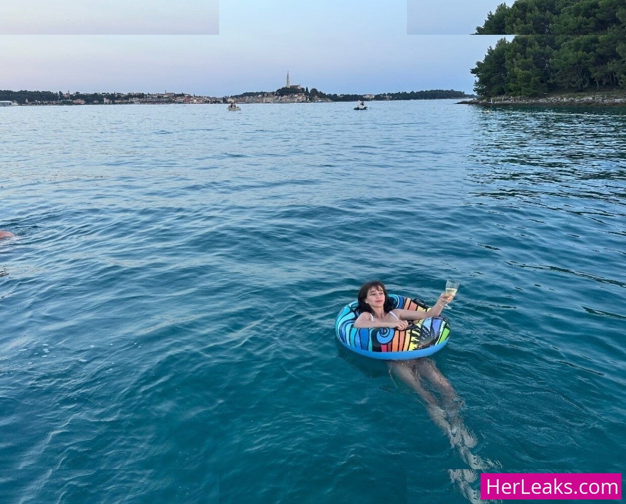 Malina Weissman - Image 371