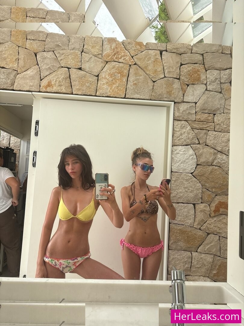 Malina Weissman - Image 364