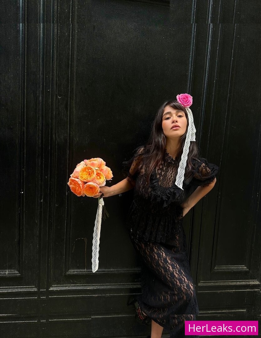 Malina Weissman - Image 298