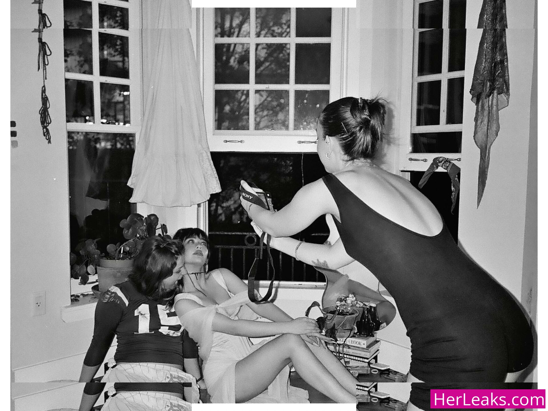 Malina Weissman - Image 294