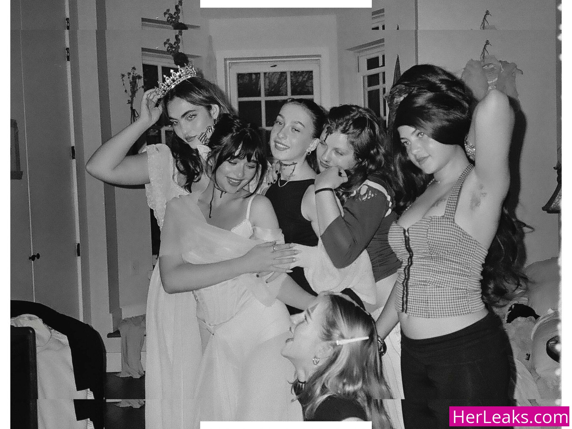 Malina Weissman - Image 290