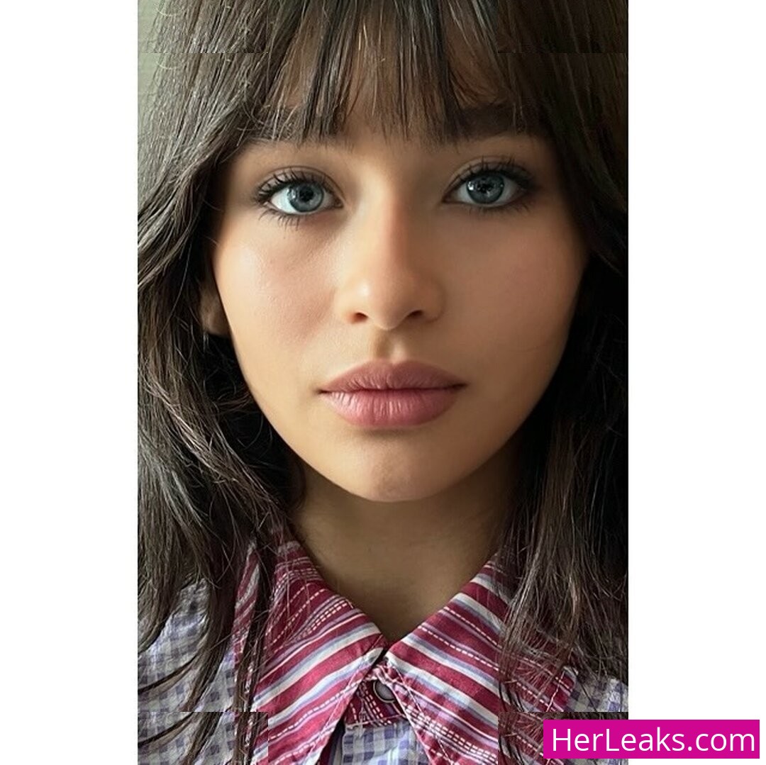 Malina Weissman - Image 278