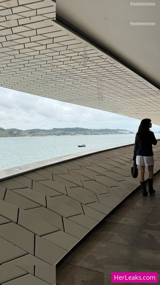 Malina Weissman - Image 258