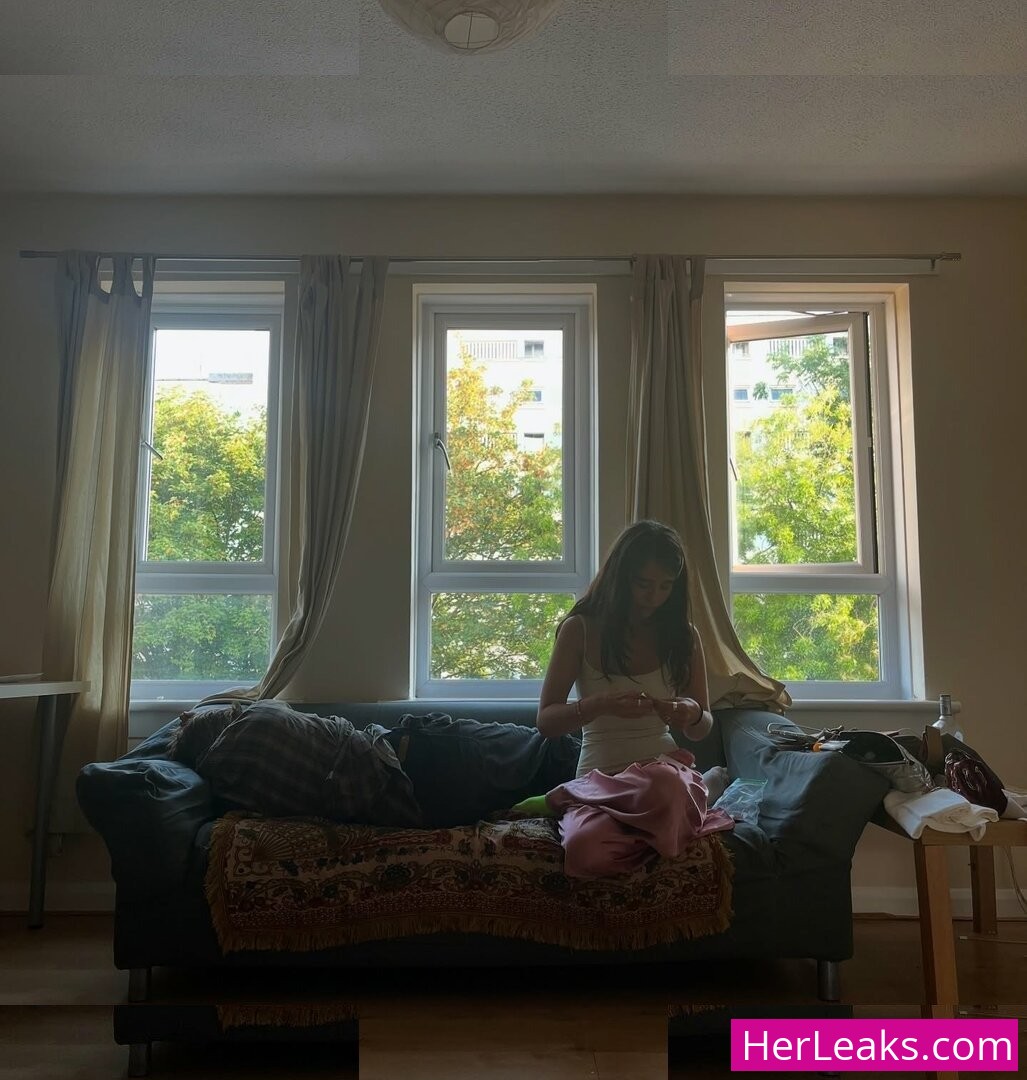 Malina Weissman - Image 232