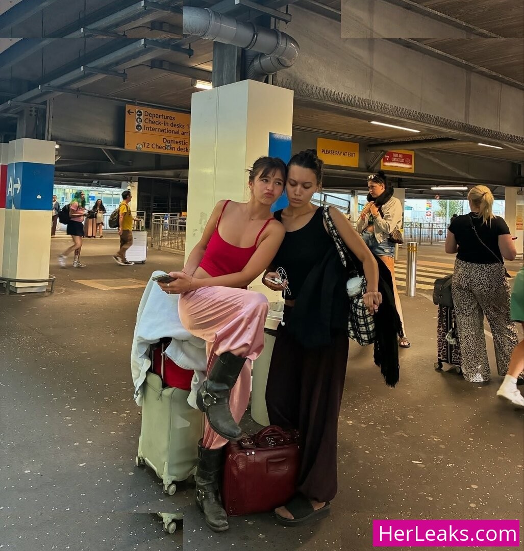 Malina Weissman - Image 228