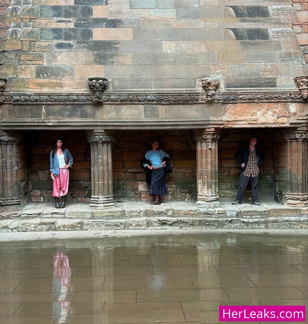 Malina Weissman - Image 226