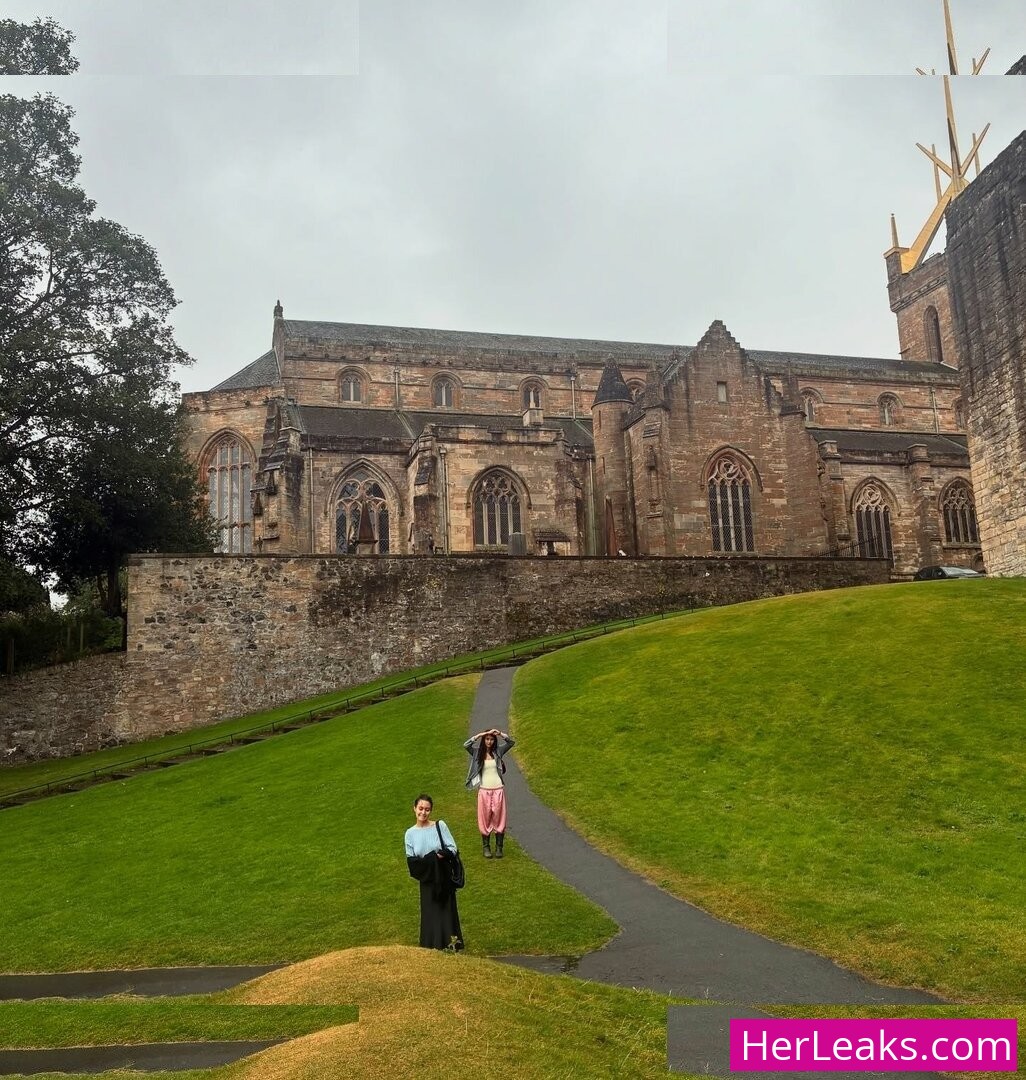 Malina Weissman - Image 224