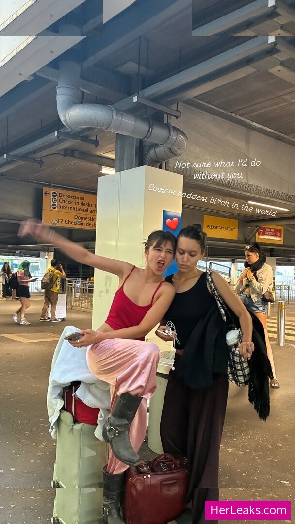 Malina Weissman - Image 222