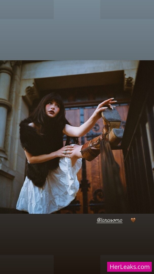 Malina Weissman - Image 204