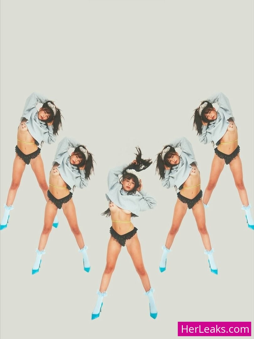 Malina Weissman - Image 182