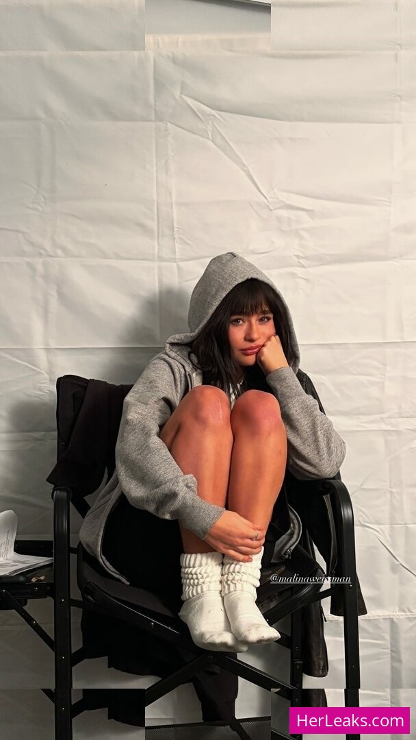 Malina Weissman - Image 174