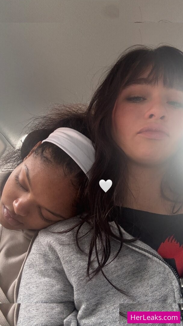 Malina Weissman - Image 170