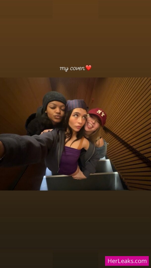 Malina Weissman - Image 168