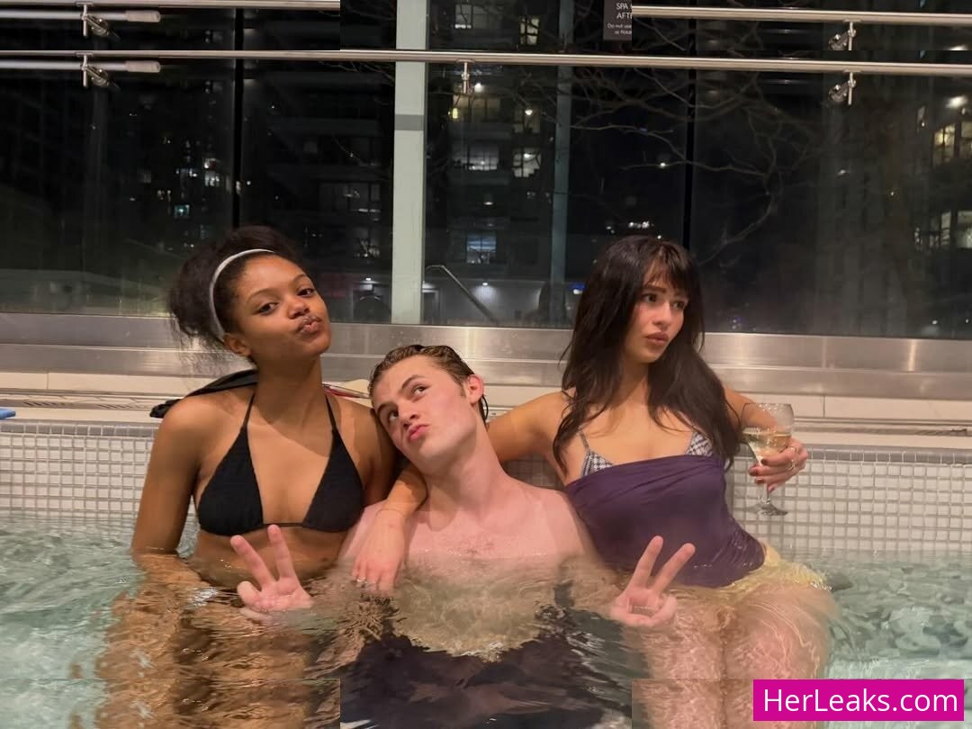 Malina Weissman - Image 164