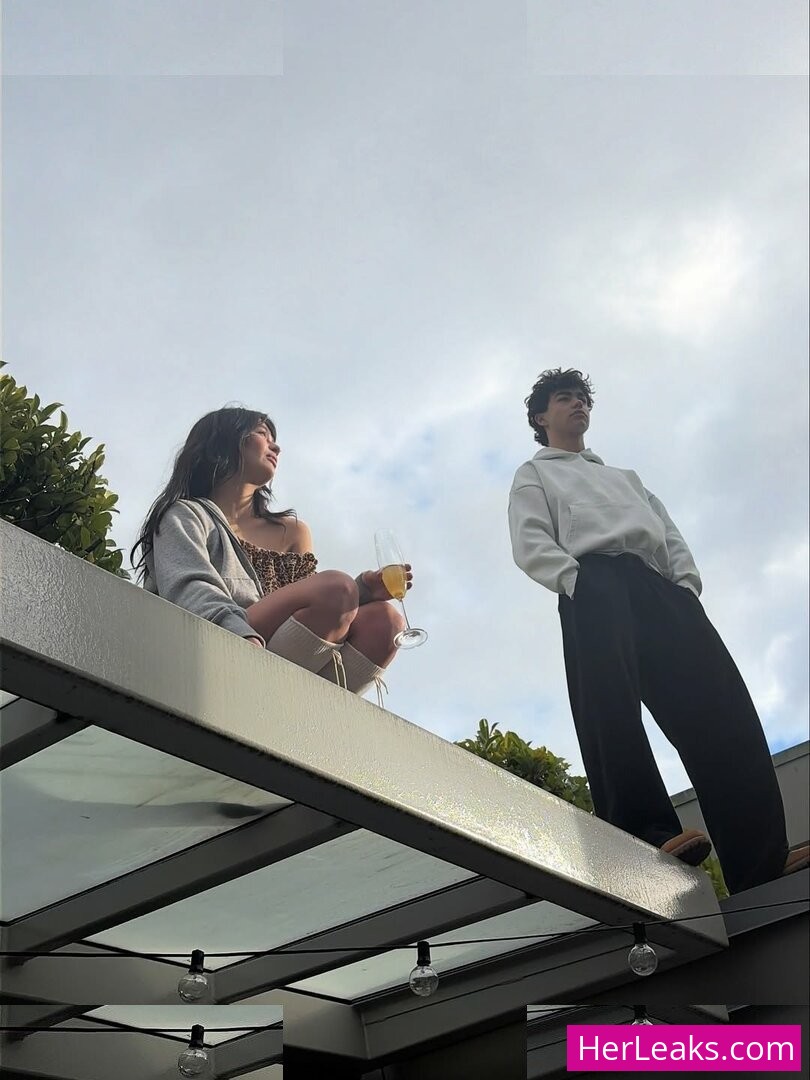 Malina Weissman - Image 148