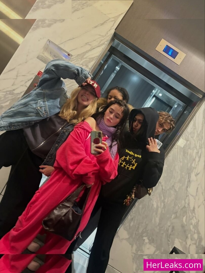 Malina Weissman - Image 132