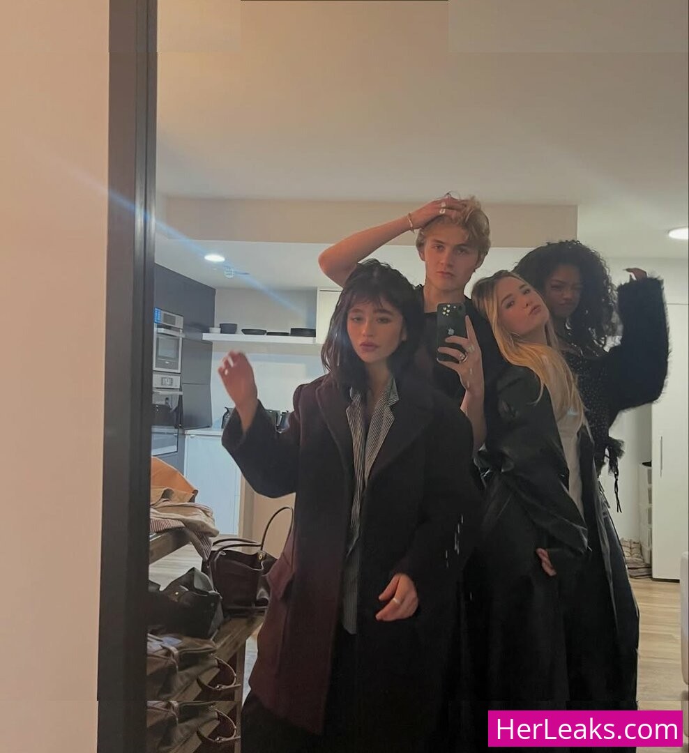 Malina Weissman - Image 122