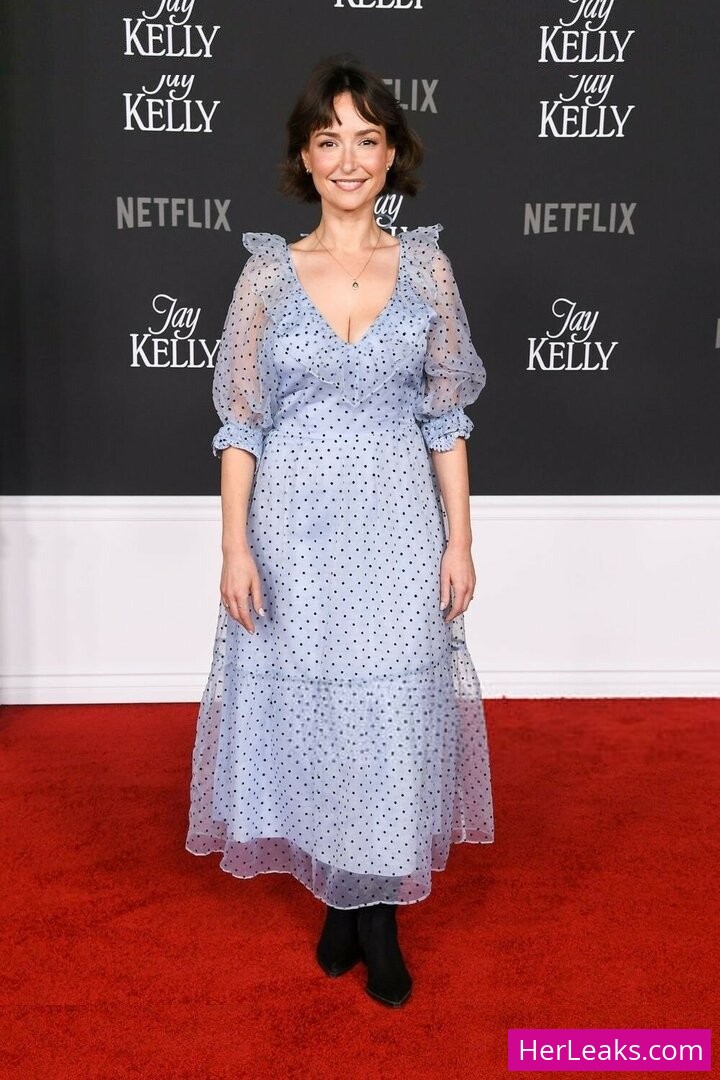 Milana Vayntrub - Image 145