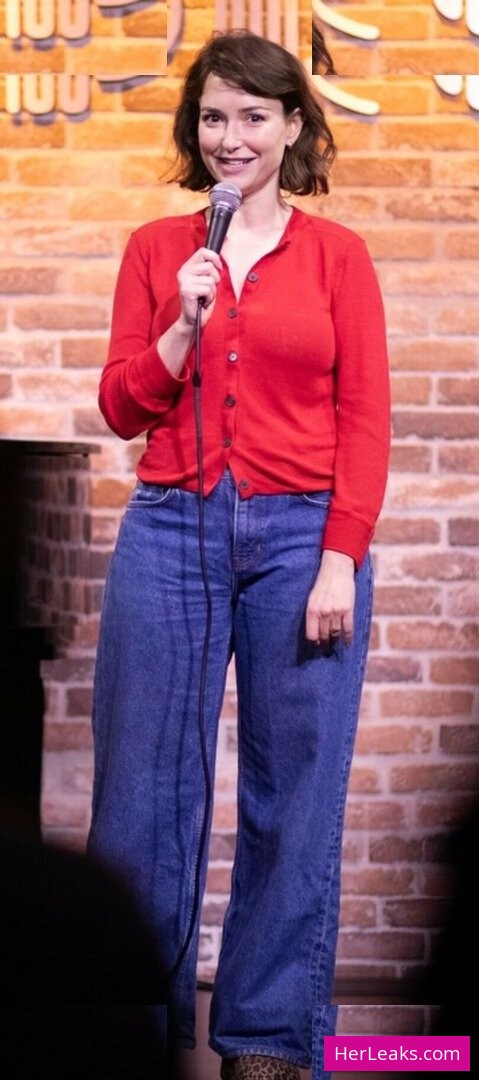 Milana Vayntrub - Image 78