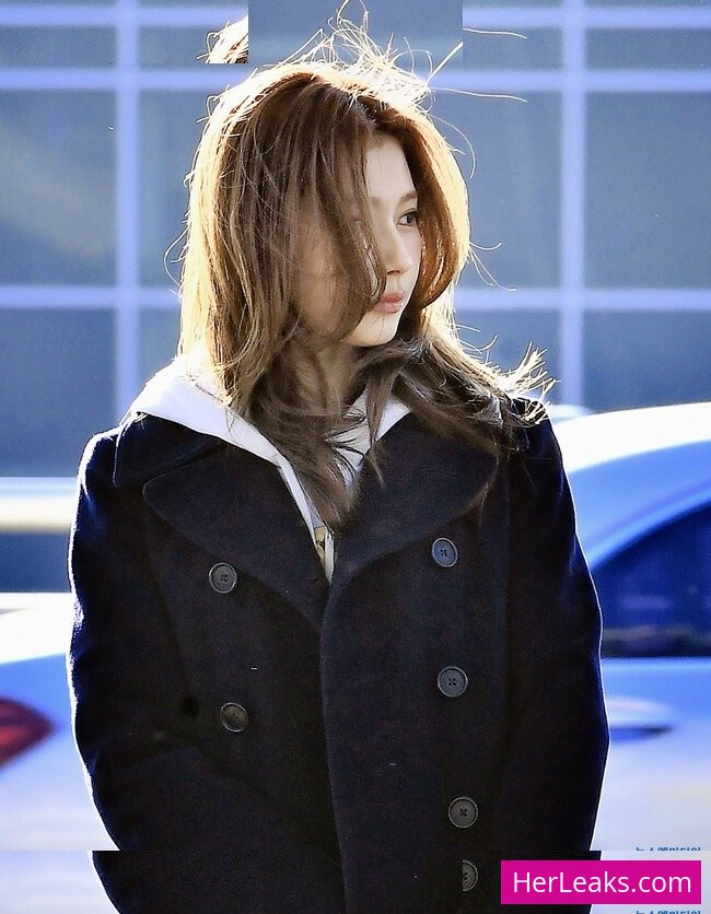 Minatozaki Sana - Image 319