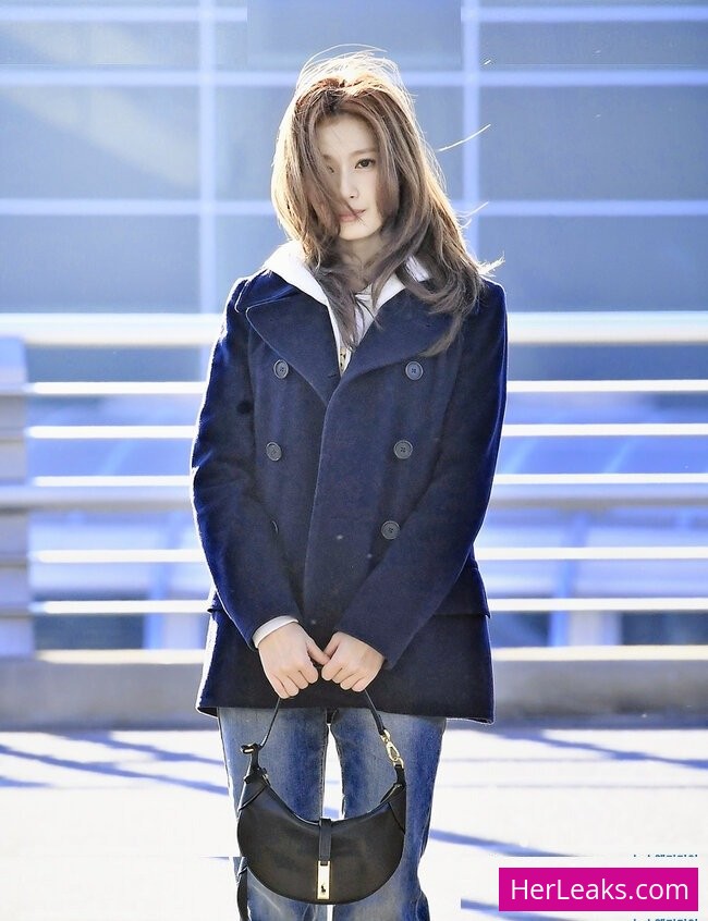 Minatozaki Sana - Image 316