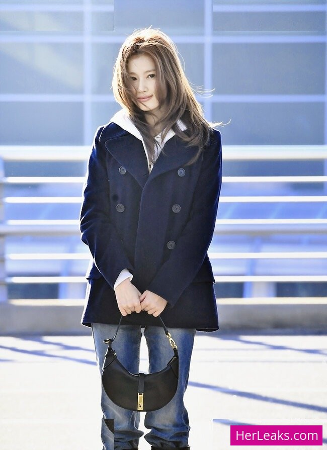 Minatozaki Sana - Image 315