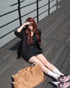 Minatozaki Sana - Image 296