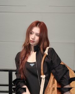 Minatozaki Sana - Image 295