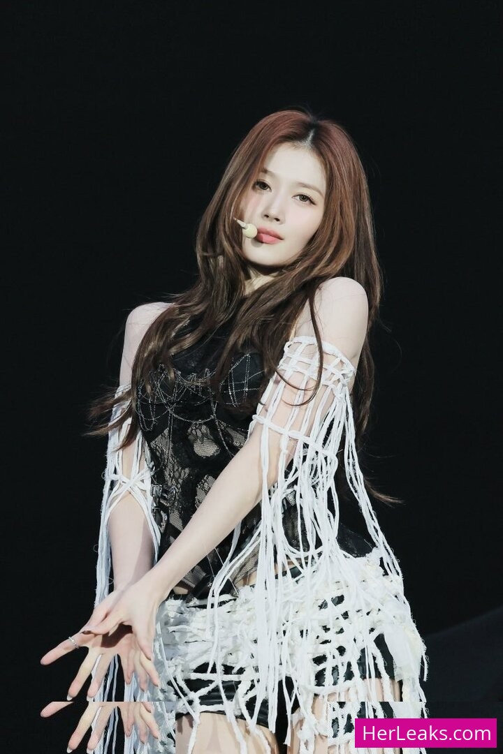 Minatozaki Sana - Image 289