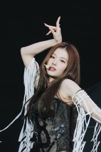 Minatozaki Sana - Image 284