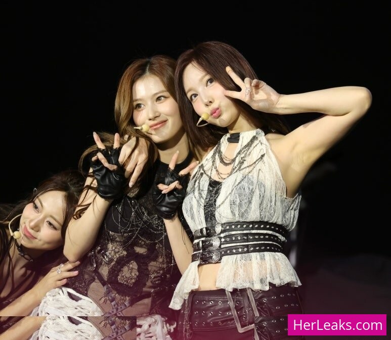 Minatozaki Sana - Image 281