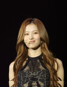 Minatozaki Sana - Image 277