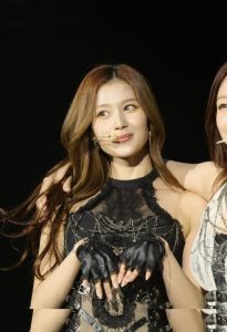 Minatozaki Sana - Image 276