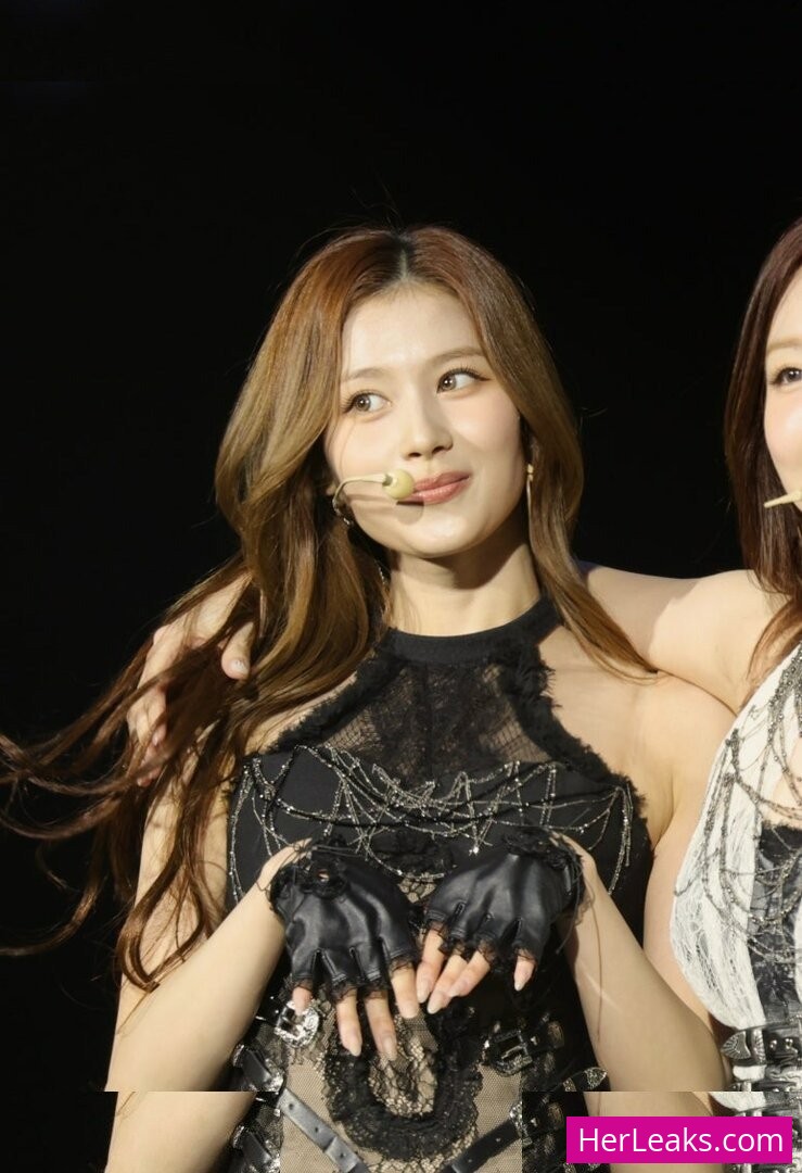 Minatozaki Sana - Image 276