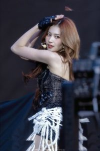Minatozaki Sana - Image 274