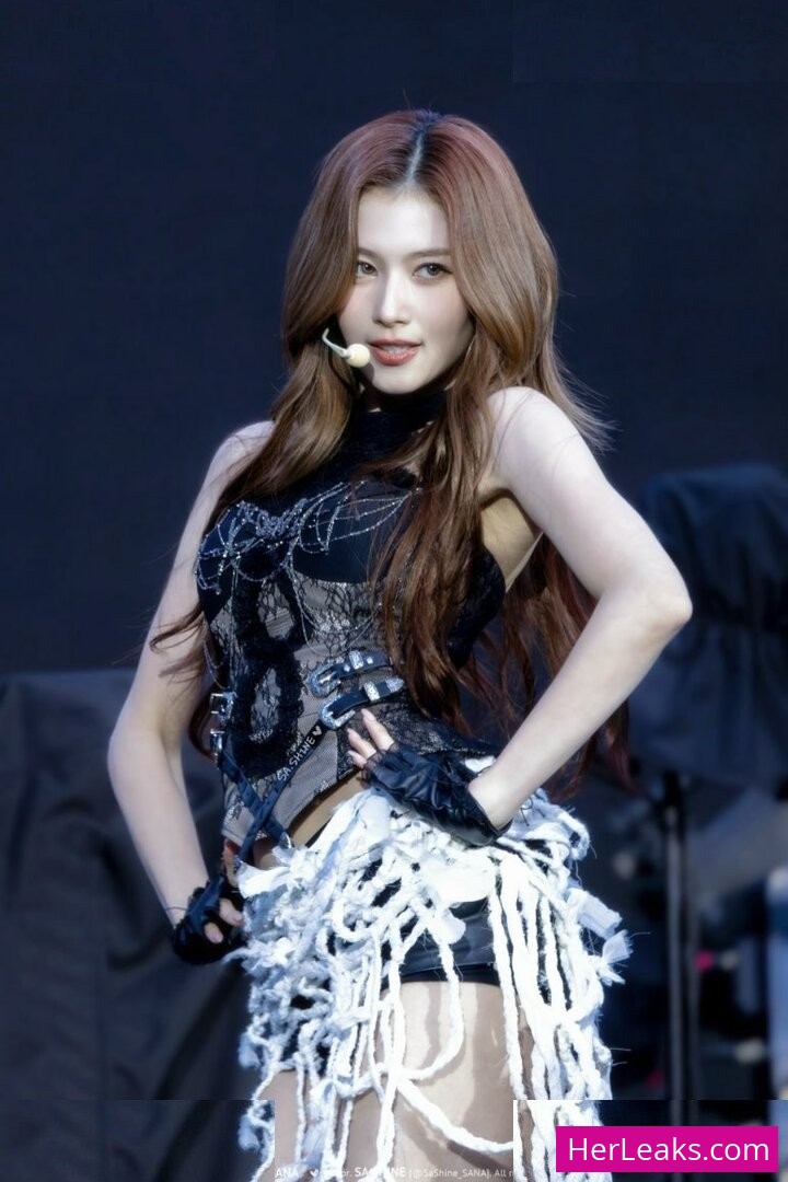 Minatozaki Sana - Image 273
