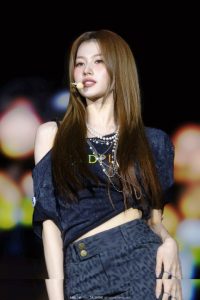 Minatozaki Sana - Image 271