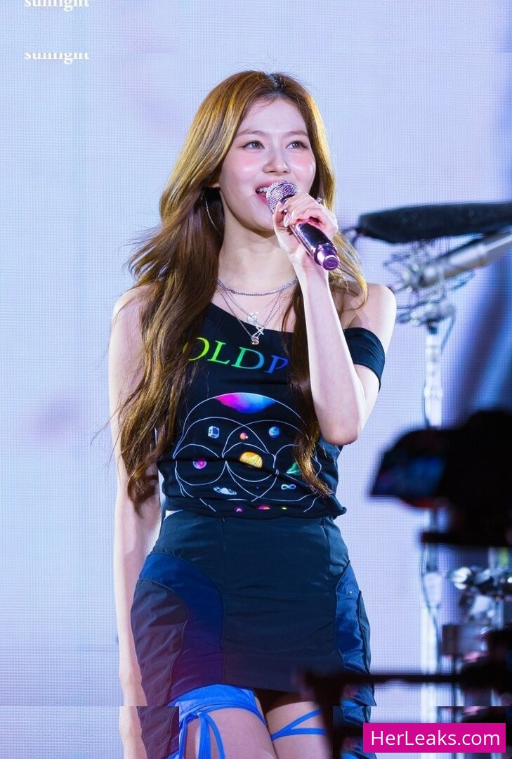Minatozaki Sana - Image 255