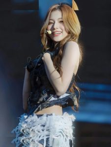Minatozaki Sana - Image 251