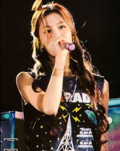 Minatozaki Sana - Image 243