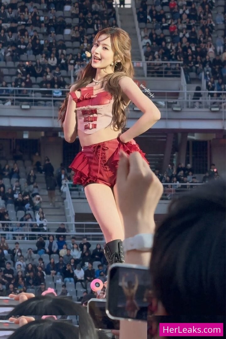 Minatozaki Sana - Image 225