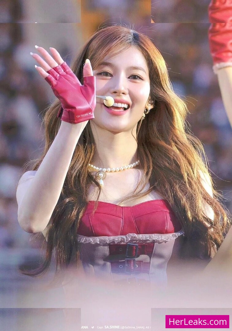 Minatozaki Sana - Image 211