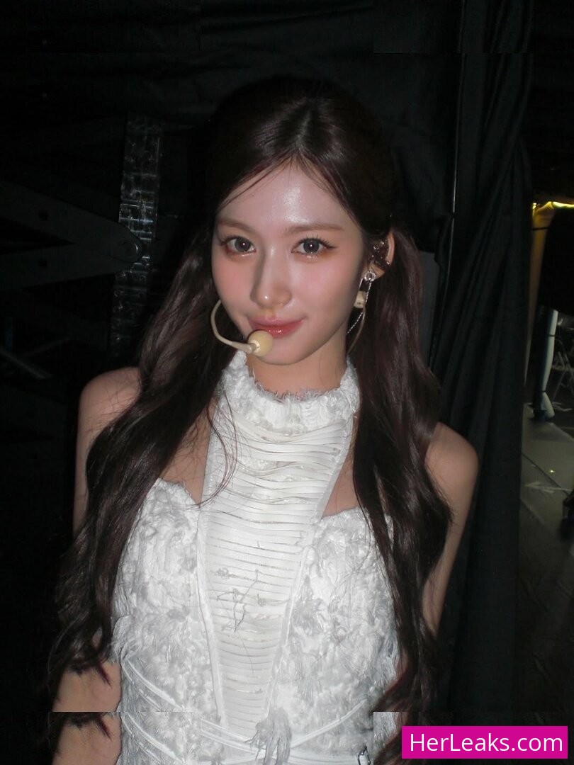 Minatozaki Sana - Image 194