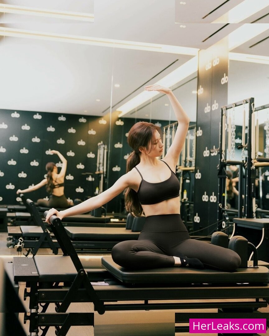 Minatozaki Sana - Image 190