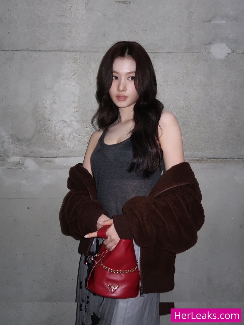 Minatozaki Sana - Image 176