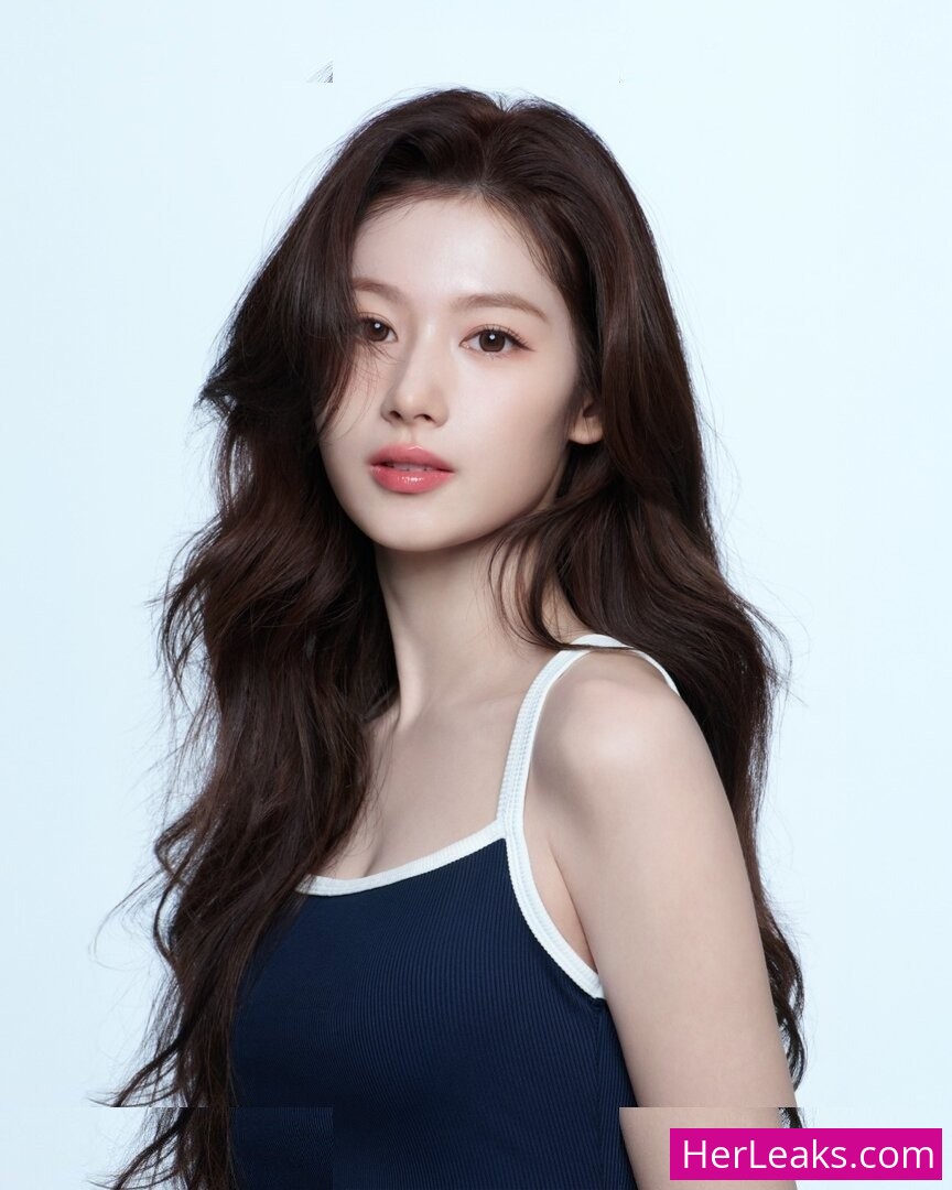 Minatozaki Sana - Image 162
